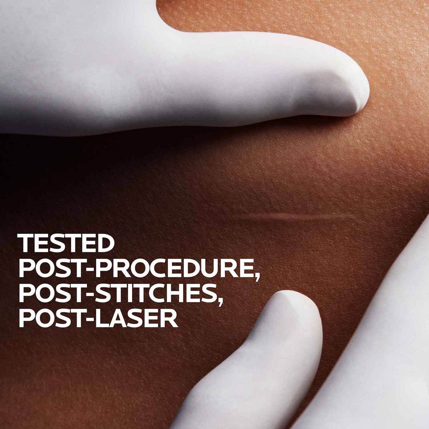 cicaplast-gel-b5-skin-protectant-a1 06-cicaplast-gel-model-1500x1500.jpg